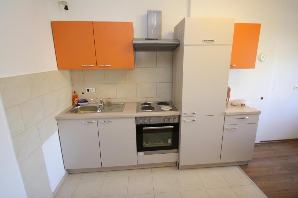 Apartments Tena With Private Parking PUY Quarto foto