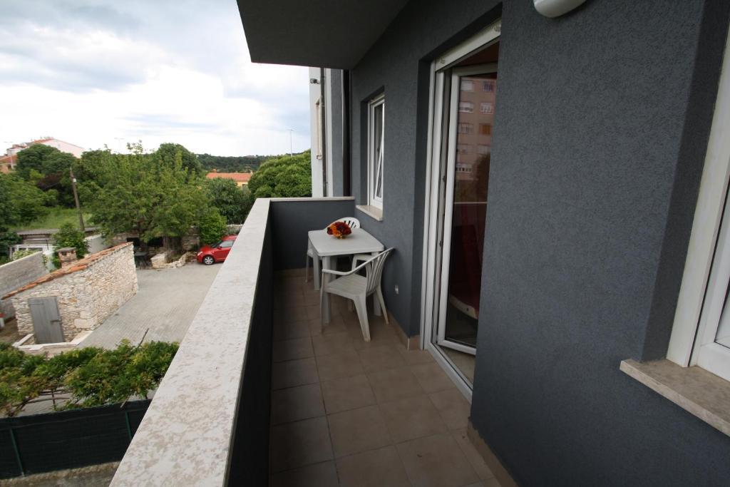 Apartments Tena With Private Parking PUY Quarto foto
