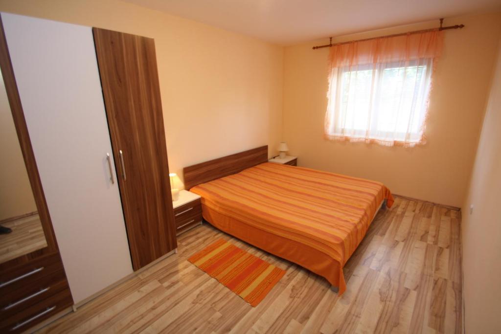 Apartments Tena With Private Parking PUY Quarto foto